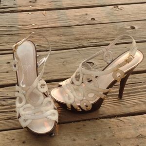 Jessica Simpson heels